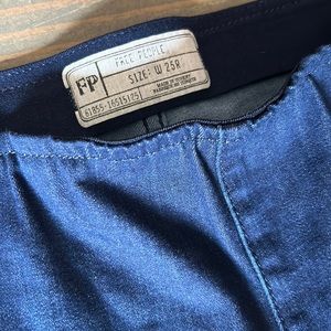 Free people pull-on flare jeans 25